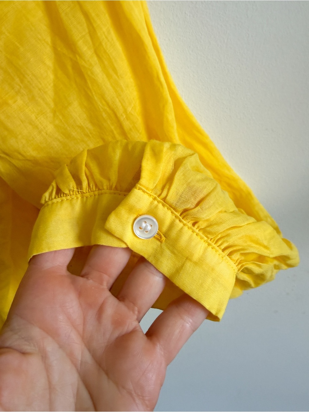BANANA REPUBLIC • Ramie Balloon Sleeve Blouse in Yellow Umbrella - Picture 7 of 10